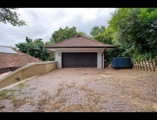 5 BEDROOM HOUSE TO LET IN ZIMBALI ESTATE